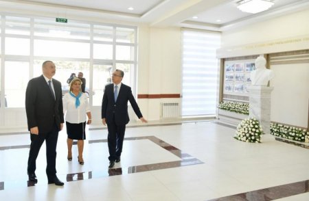 Президент Азербайджана Ильхам Алиев ознакомился с условиями, созданными в школе номер 208
