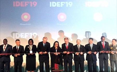 Müdafiə naziri “İDEF-2019” sərgisinin açılış mərasimində iştirak edib