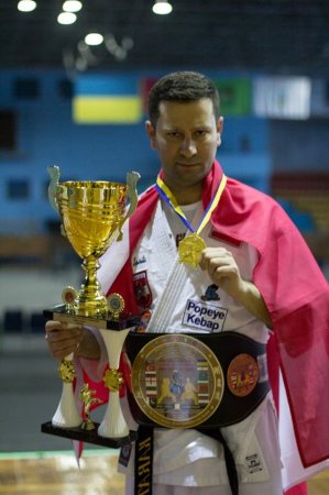 Diaspora sədrimiz karate üzrə dünya çempionu oldu