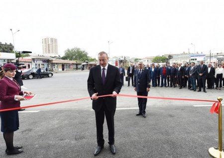 Prezident İlham Əliyev Sabunçu dəmir yolu vağzalı kompleksinin açılışında iştirak edib