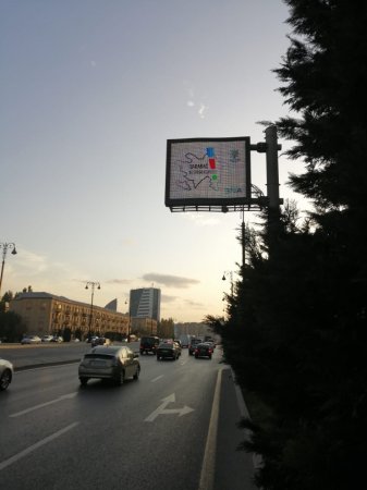 İlham Əliyevin “Qarabağ Azərbaycandır!” mesajının elektron məlumat tablolarında yayımlanması təşkil edilib