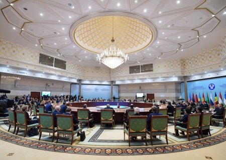 Prezident İlham Əliyev MDB Dövlət Başçıları Şurasının geniş tərkibli iclasında iştirak edib