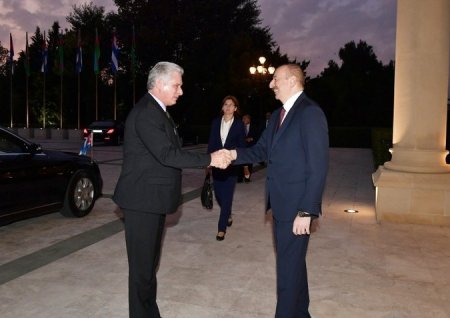 Prezident İlham Əliyev kubalı həmkarı Migel Diaz-Kanel ilə görüşüb