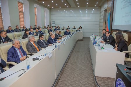 “Carlsberg Azerbaijan” və Azərbaycan Dövlət İqtisad Universiteti vergi siyasətinə dair dəyirmi masa keçirdilər