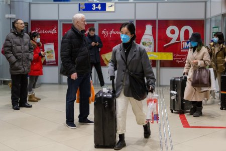 Bakı aeroportundan Belarusa uçan şəxsdə koronavirus aşkarlanıb