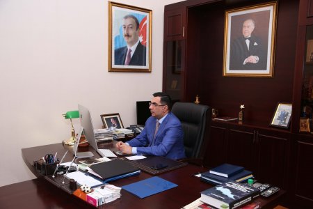 Rektor Elmar Qasımov Prezident təqaüdçüləri ilə onlayn görüş keçirib