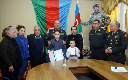 NATO Azərbaycan Ordusunun şəhid mayorunu "Ləyaqətli xidmət" medalı ilə təltif edib