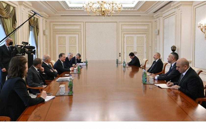 Prezident İlham Əliyev italiyalı naziri qəbul edib