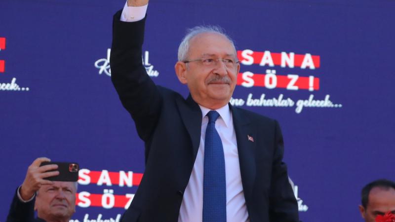 Kılıçdaroğlu müavini Onursal Adıgüzeli vəzifəsindən azad etdi