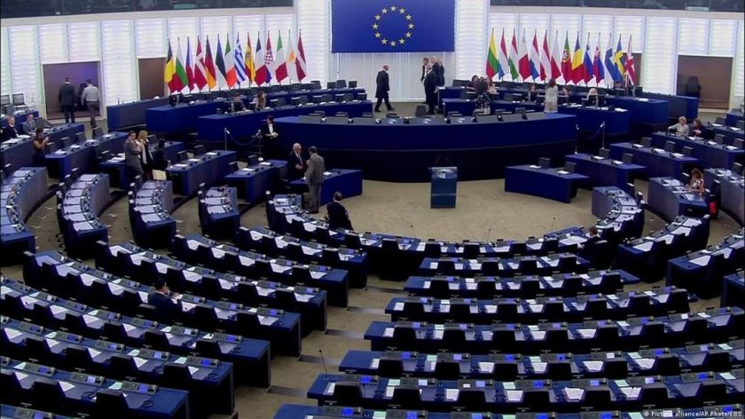 Avropa Parlamenti qərəzli fəaliyyətini davam etdirir