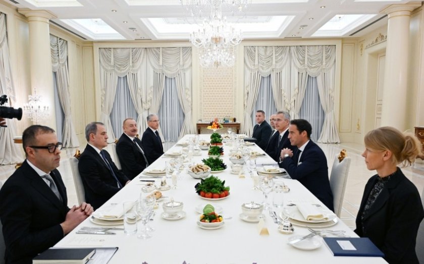 Prezident İlham Əliyevin NATO-nun Baş katibi ilə geniş tərkibdə görüşü olub