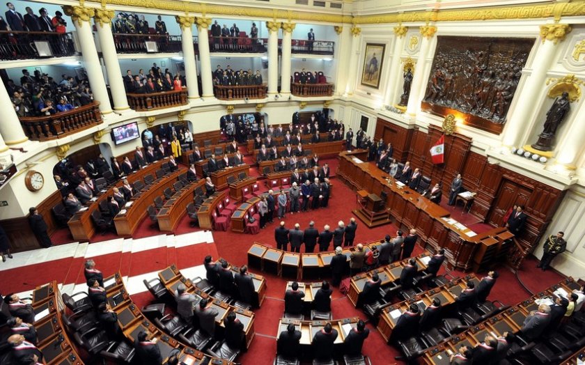 Peru parlamenti prezidentin impiçmentinə baxacaq