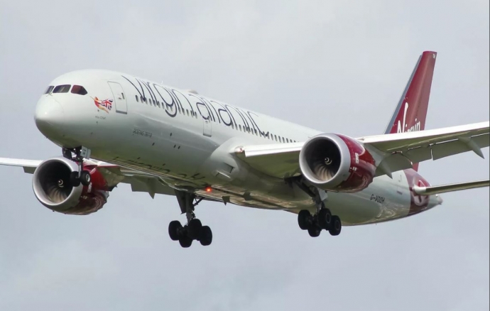 ABŞ sərnişin təyyarəsi Heydər Əliyev Beynəlxalq Aeroportuna məcburi eniş edib