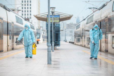 Qatarlar və stansiyalarda dezinfeksiya işləri davam etdirilir