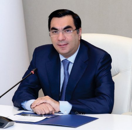 Elmar Qasımov: “Yay Məktəbləri bu il universitetlərin hesabına təşkil olunsun”