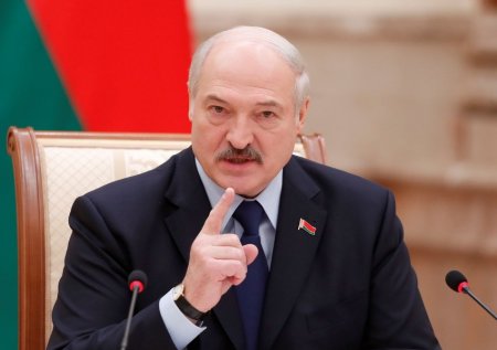 Lukaşenkodan aksiya iştirakçılarına cavab: "“Mənim təzyiq altında nəsə edəcəyimizi düşünürsünüzsə, çox gözləyəcəksiniz"