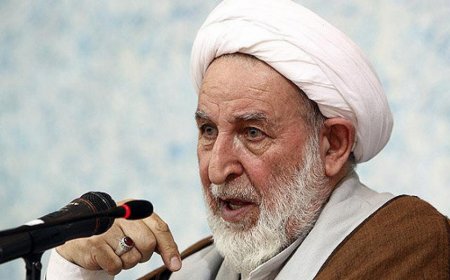 İranın tanınmış din xadimi vəfat edib