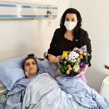 Deputat Bərdə terroru zamanı yaralanmış Rəmziyyə Quliyevanın bayramını təbrik edib