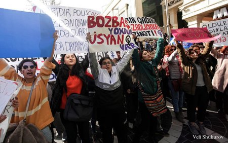 8 Mart Beynəlxalq Qadınlar gününü "8 Marş" şousuna çevirən psevdo-feministlər