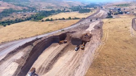 Şükürbəyli-Cəbrayıl-Hadrut yeni avtomobil yolunun tikintisi davam etdirilir