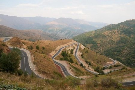 Azərbaycan Qafan-Çakaten yolunda nəzarət-buraxılış məntəqəsi yaradır