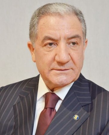 Vaqif Abdullayev yazır: Qardaşlıq nümunəsi