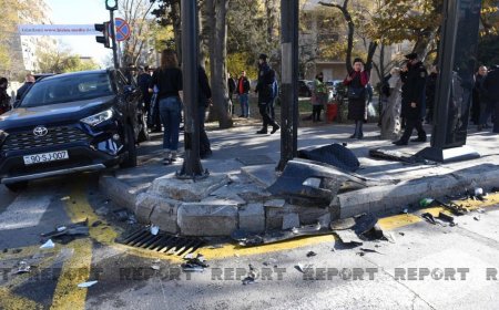 Bakıda iki avtomobilin toqquşması səkidə dayanan qadının ölümünə səbəb olub