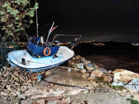 Fırtına Türkiyədə Mərmərə dənizini daşırdı, Bursanı su basdı-FOTOLAR