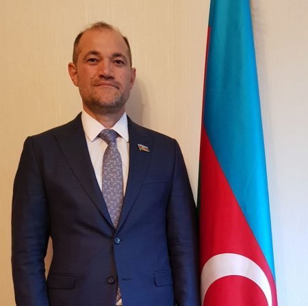 Deputat Razi Nurullayev: "Özlərinin quyruğu qapı arasında qalanda ilan dili çıxarırlar"