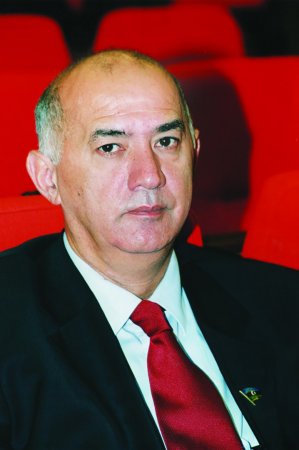 Cahangir Hüseynov: ""Biz rus təhsil sistemindən artıq kənarlaşmalıyıq"