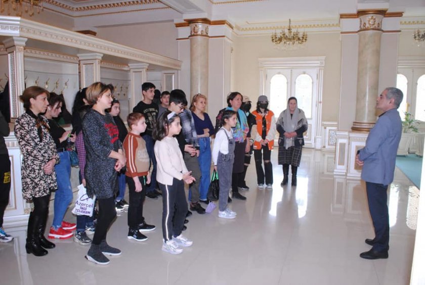 Beynəlxalq Teatr Günü ilə əlaqədar ekskursiya təşkil edilib