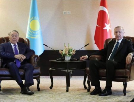 Türkiyə Qazaxıstan dövlətinin siması kimi Nazarbayevi tanıyır