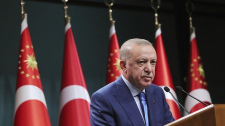 Ərdoğan Putin və Zelenskini Türkiyəyə danışıqlara dəvət edib
