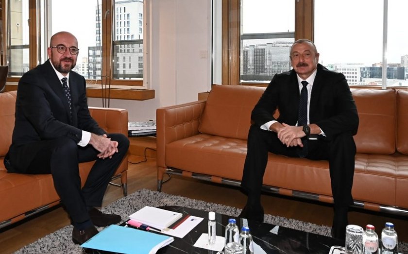 Brüsseldə Prezident İlham Əliyev ilə Avropa İttifaqı Şurasının Prezidenti arasında görüş başlayıb-VİDEO