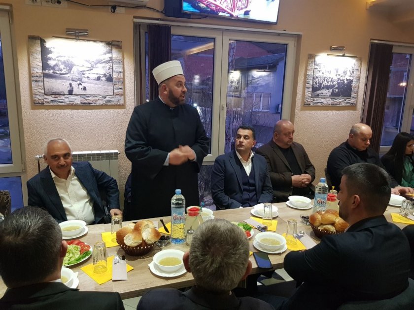 Azərbaycan - Monteneqro Mədəni və İqtisadi Mərkəzinin təşkilatçılığı ilə iftar süfrəsi açılıb-FOTOLAR