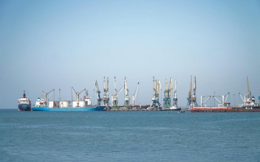 Ukrayna bir sıra dəniz limanlarını bağlayıb