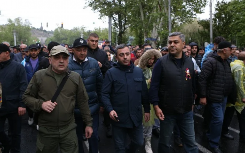 Ermənistanda keçirilən aksiyada keçmiş prezident Köçəryanın oğlu saxlanılıb