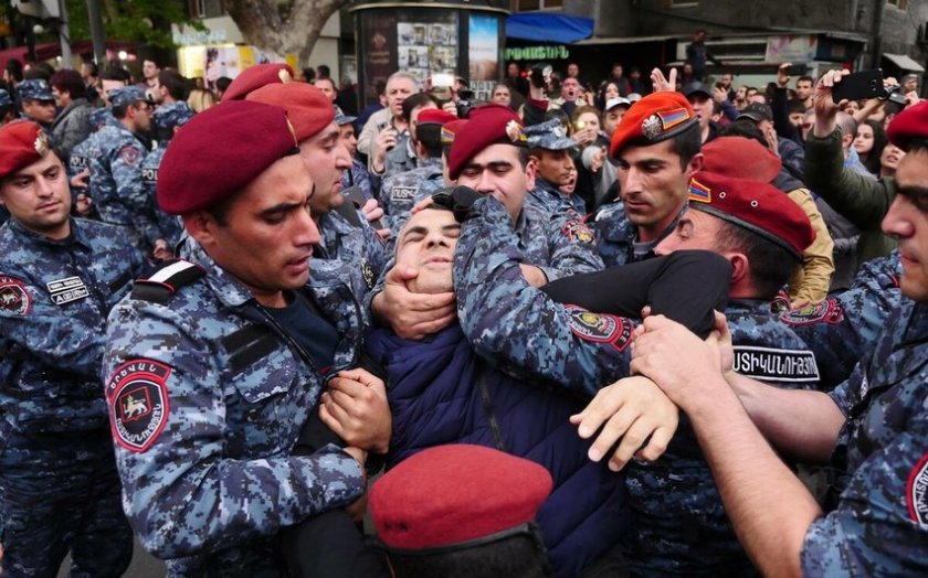 Ermənistan parlamentinin üzvü: “Bütün xuliqan polislər işdən qovulacaq”