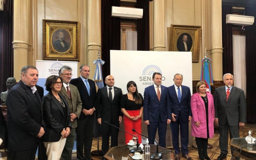 XİN rəsmisi Argentina Senatının üzvləri ilə görüşüb