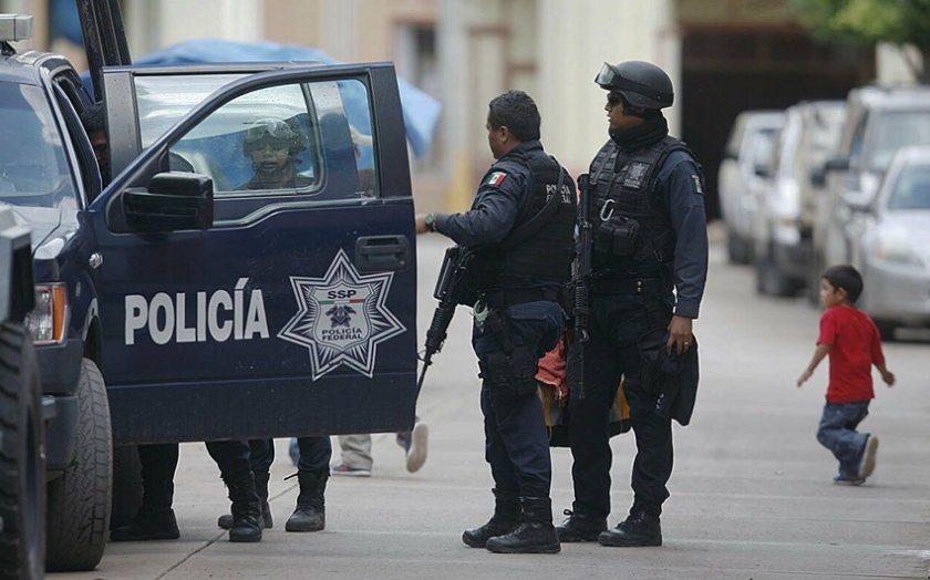 Meksikada gecə klubuna silahlı basqın olub, beş nəfər öldürülüb