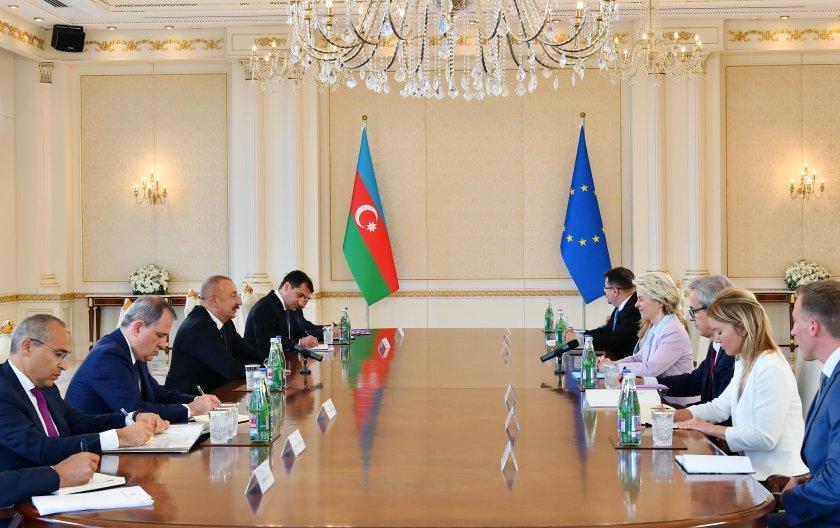 Prezident İlham Əliyevin Avropa Komissiyasının Prezidenti ilə geniş tərkibdə görüşü keçirilir