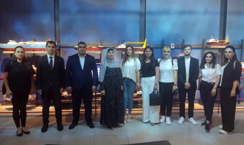 YAP Nizami rayon təşkilatının rəhbərliyi və fəalları dünyanın ilk tanker-muzeyini ziyarət ediblər