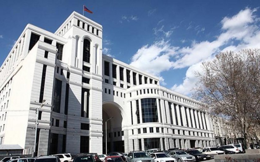 Rusiya Dumasının deputatına Ermənistana giriş qadağan edilib