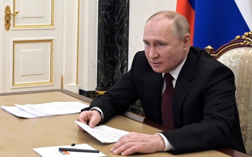 Putin açıq şəkildə əlindəki kartları göstərdi