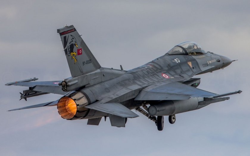 Türkiyə F-16-ları Suriya və İraqda terrorçulara hava zərbələri endirib
