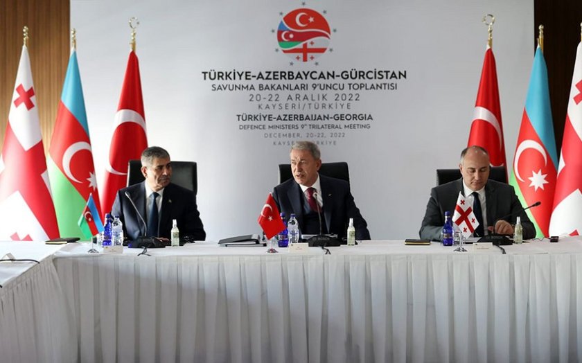 Azərbaycan, Türkiyə və Gürcüstan müdafiə nazirləri birgə təlimlərin keçirilməsini müzakirə edib