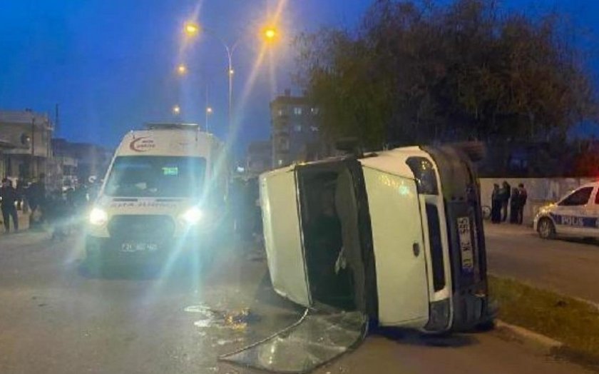 Türkiyədə daha bir avtobus qəzaı, yaralılar var