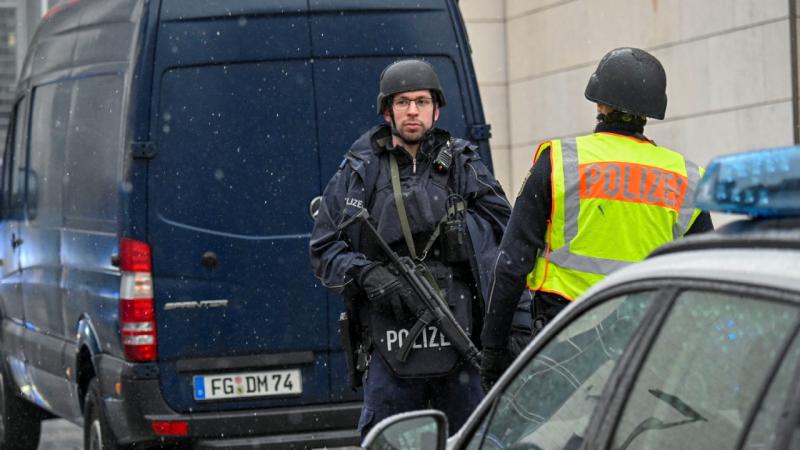 Brüsseldə partiya binasına polis basqını