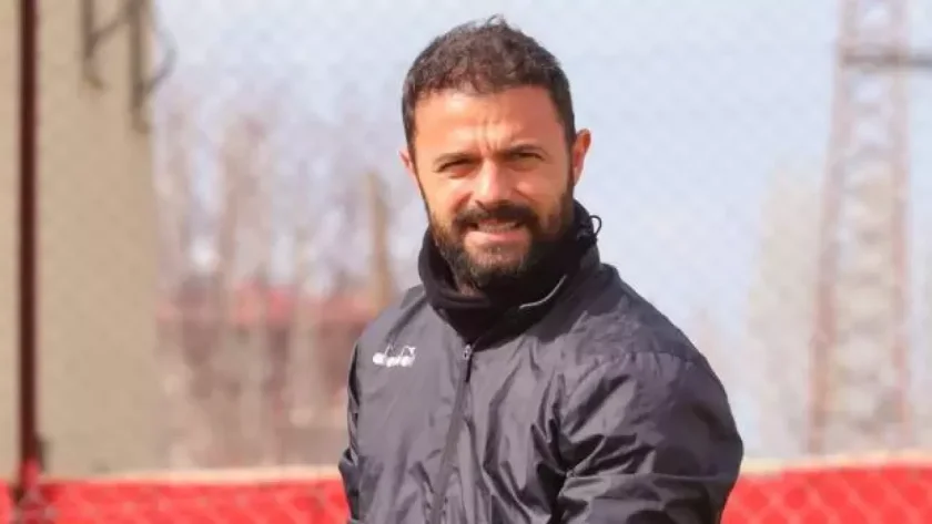 39 yaşında Türkiyə futbolunda tarix yazdı