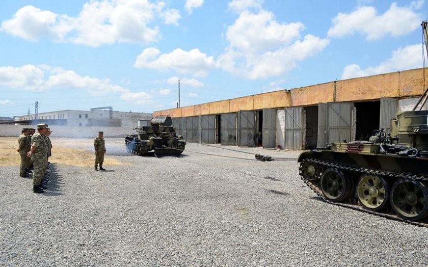 Azərbaycan Ordusunun zirehli tank xidməti rəisləri ilə toplantı keçirilib